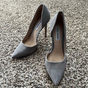 Gray suede Steve Madden heels. Size 6